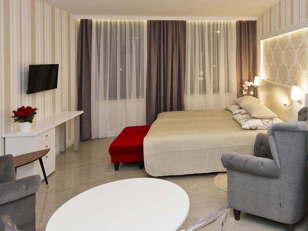 Softly Aparthotel 4*